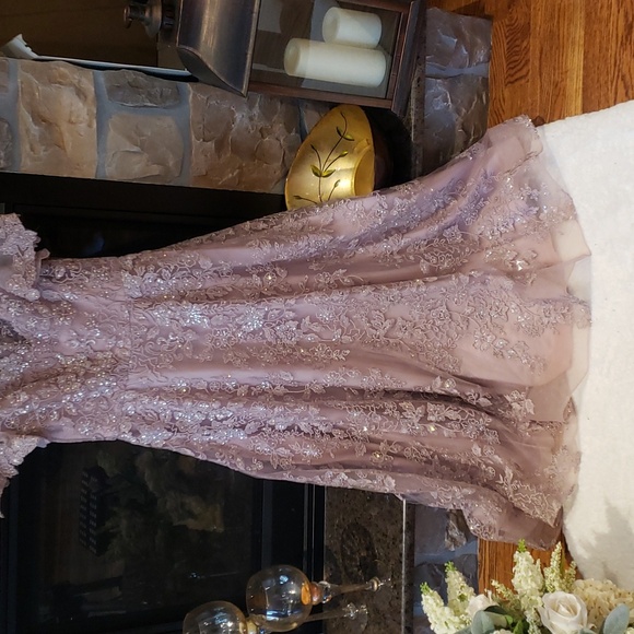 Nwt Mac Duggal Beaded & Floral-Embroidered Gown size 8 - Picture 4 of 11